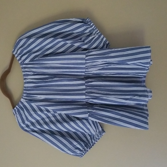 NWT! OLD NAVY Patterned Puff Sleeve Swing Top - Picture 2 of 5